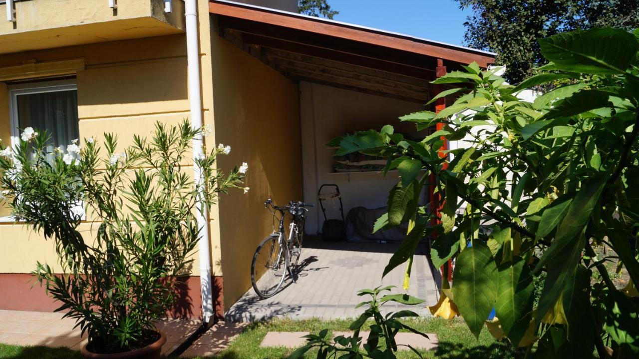 Akacia Apartment - Free Inside Parking, 2 Bedrooms, Garden, Next To Centre Budapest Luaran gambar