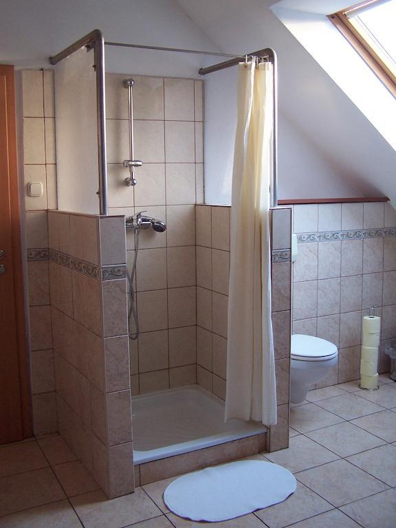 Akacia Apartment - Free Inside Parking, 2 Bedrooms, Garden, Next To Centre Budapest Bilik gambar